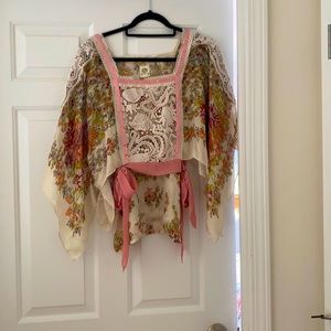 Kimono type top with side ties